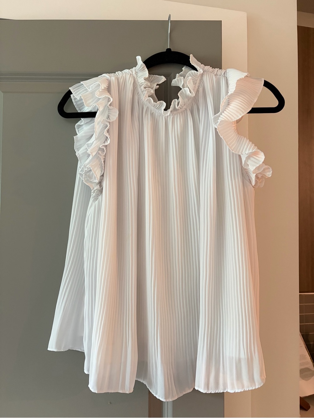 TCEC White Pleated Ruffle Sleeve Blouse